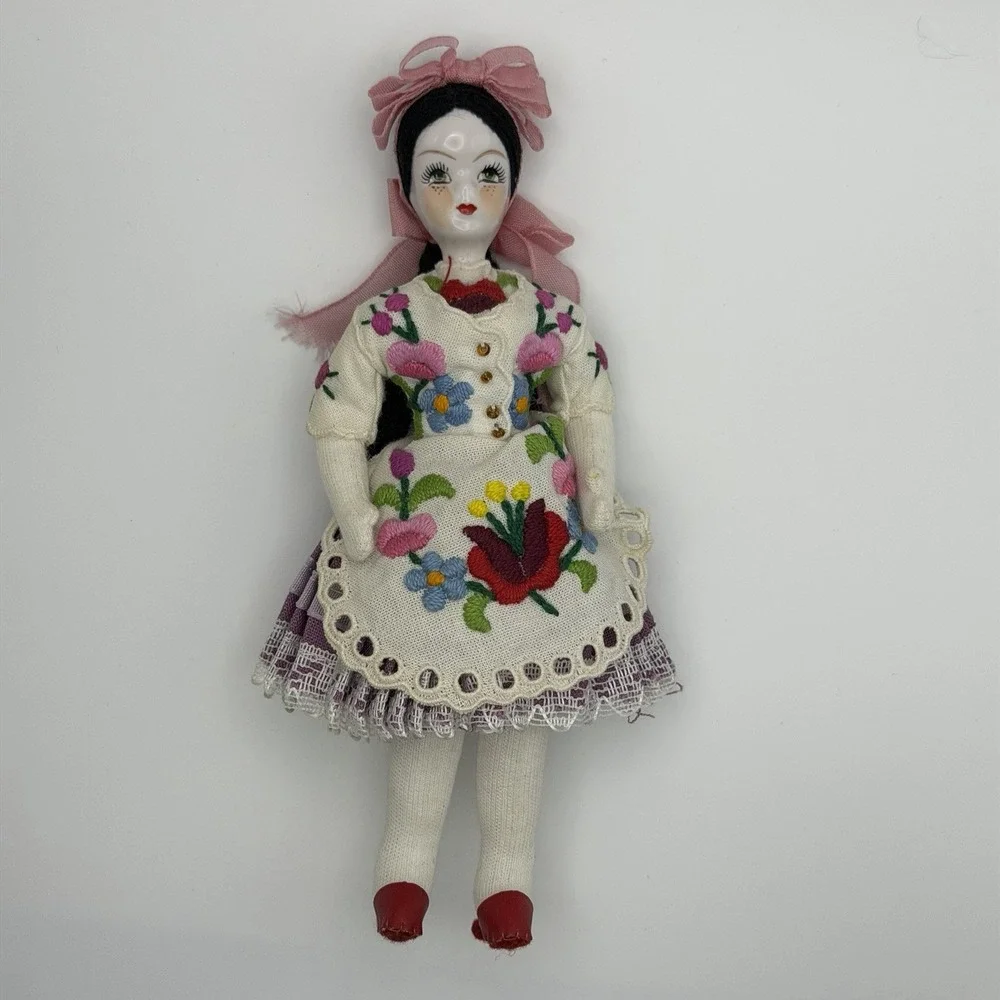 Vintage Hungarian Folk Doll 7.25